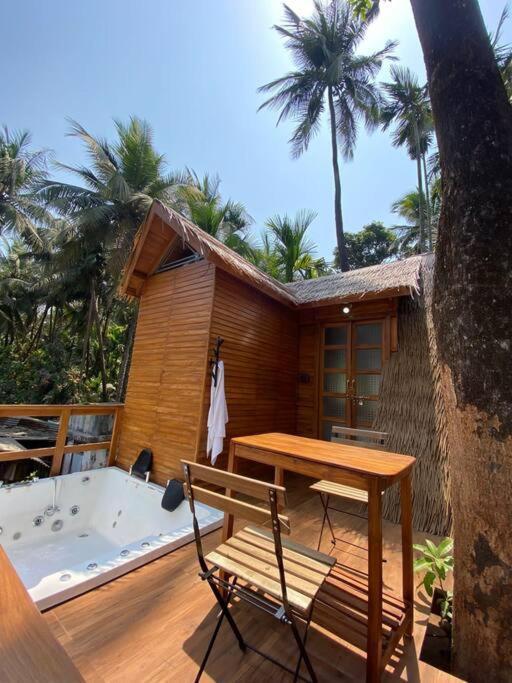 Mangifera Treehouse-Elixir Beach Farm-Jacuzzi-Cozy Villa Alībāg Eksteriør billede